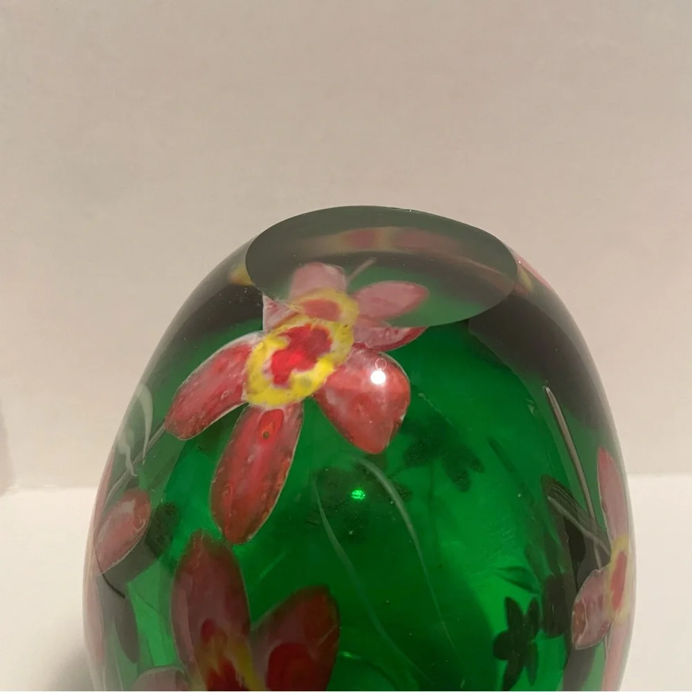 Vintage MCM Murano Emerald Green Glass Vase with Pink Flowers, Sommerso - Picture 7 of 9